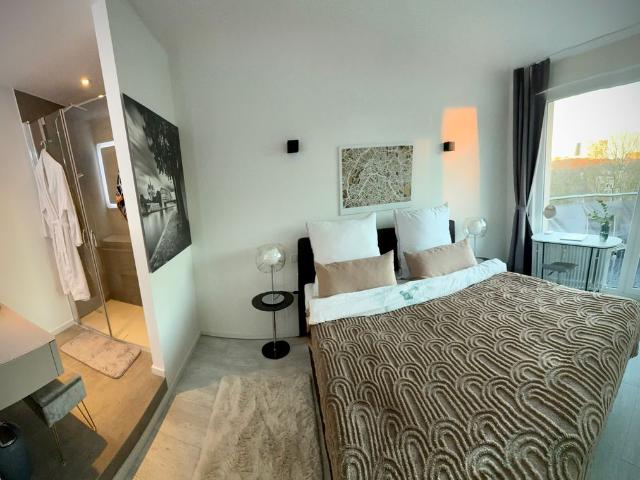 #For Business travelers & More #Optimal 58sqm/2 blc./5th fl./perfect location + connection @DUS Medienhafen, Dusseldorf Amsterdam Apartments for Rent