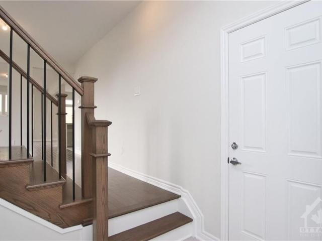 For Lease 106 MESA Drive, Barrhaven, Ontario