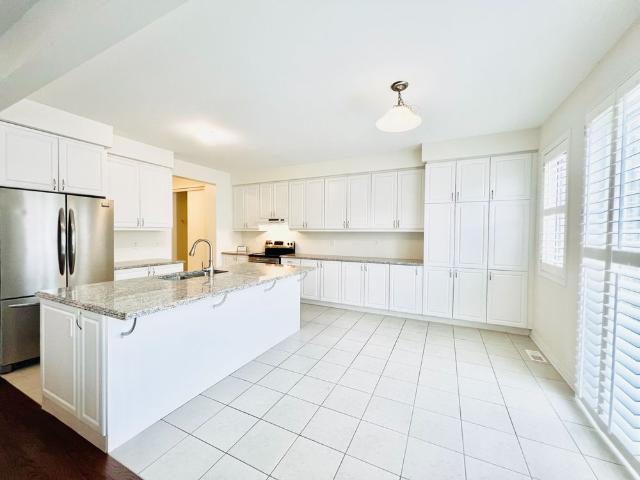 For Lease 107 Major Crescent, Aurora, Ontario