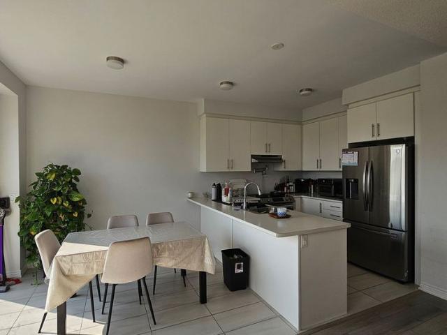 For Lease 1084 lockie Drive, Oshawa, Ontario