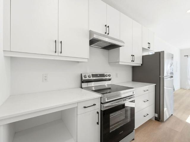 For Lease 108 BRISCOE Street, London South, Ontario