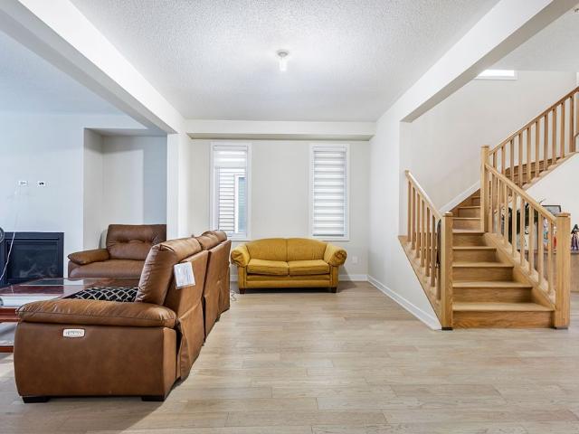 For Lease 1007 SHOWMAN Street, Stittsville Munster Richmond, Ontario