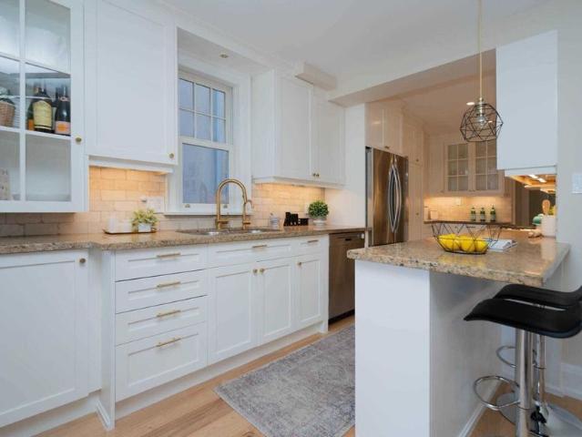 For Lease 101 Old Orchard Grove, Toronto, Ontario