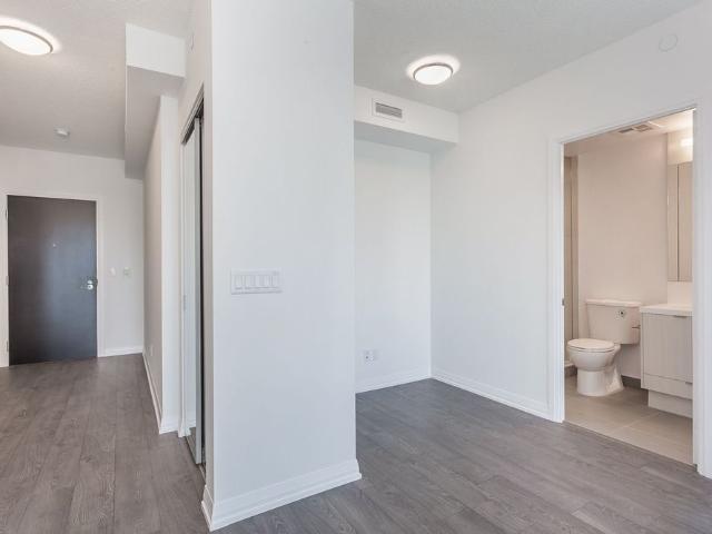 For Lease 101 Erskine Avenue Unit# 1613, Toronto, Ontario