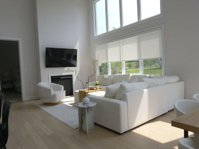 For Lease 102 SLADDEN Court, Blue Mountains, Ontario