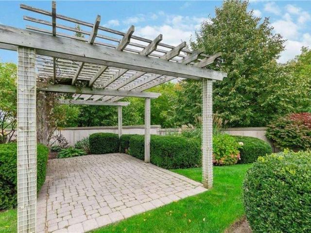 For Lease 10 Bay Street Unit# 101, Blue Mountains, Ontario