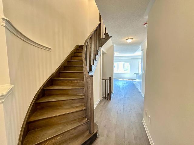 For Lease 10 Sapphire Way, Thorold, Ontario