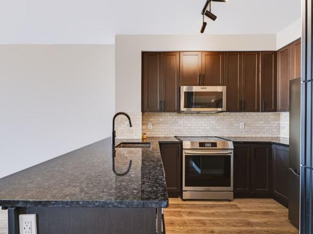 For Lease 11611 Yonge Street Unit# 226, Richmond Hill, Ontario