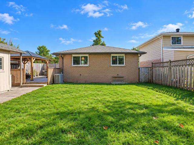 For Lease 11 Daphne Crescent Unit# UPPER, Barrie, Ontario