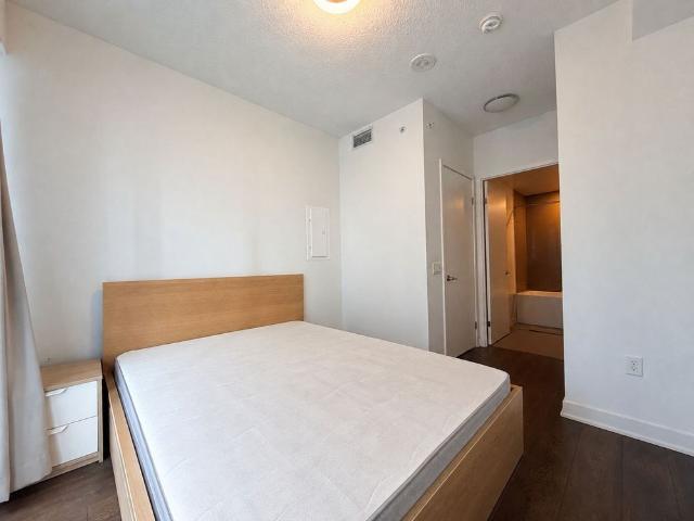 For Lease 125 Blue Jays Way Unit# 2711, Toronto, Ontario