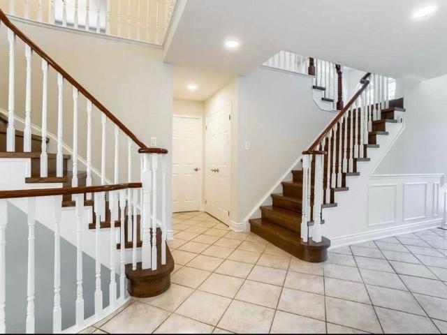 For Lease 129 Mcclellan Way, Aurora, Ontario