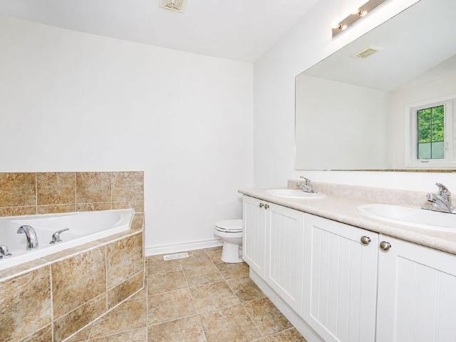 For Lease 135 Maroon Drive, Richmond Hill, Ontario
