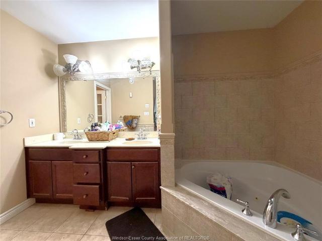 For Lease 1441 STONEYBROOK Crescent Unit# UPPER, Windsor, Ontario