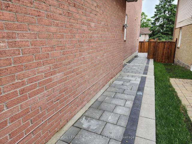 For Lease 148 Tamarac Trail Unit# Bsmt, Aurora, Ontario