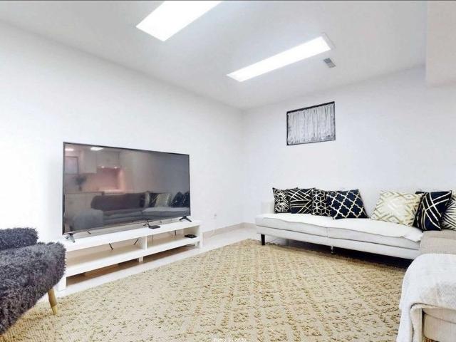 For Lease 14 Gray Crescent Unit# Bmnt, Richmond Hill, Ontario