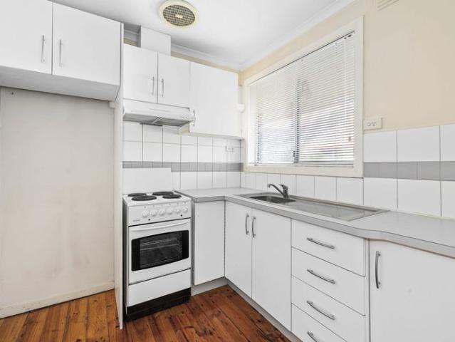 For Lease – 1/4 Dalgety Street, Brunswick West