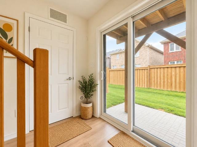 For Lease 157 Danzatore Path Unit# 62, Oshawa, Ontario