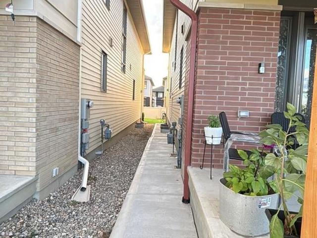 For Lease 159 Rockmelon Street Unit# B, Blossom Park Airport and Area, Ontario