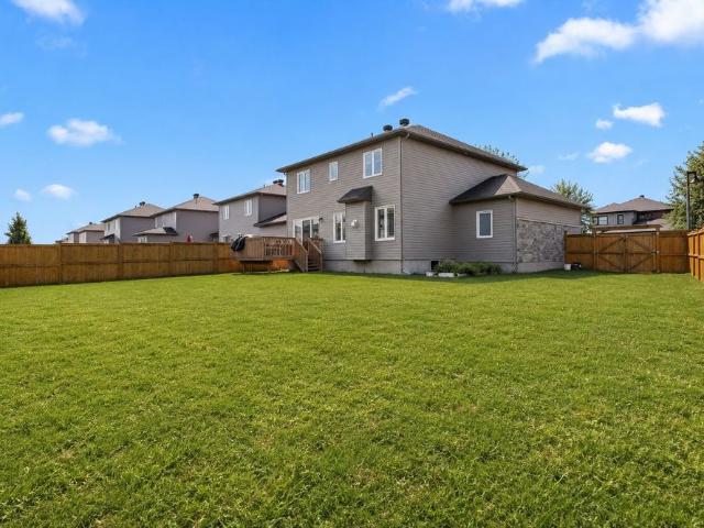 For Lease 153 Sunset Crescent, Russell, Ontario