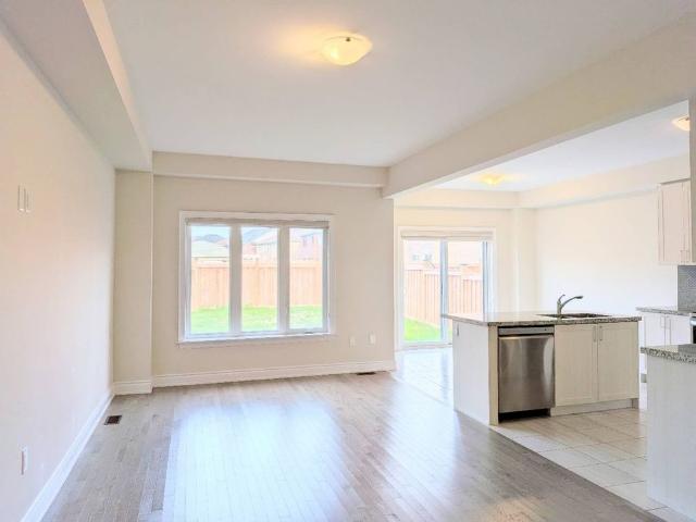 For Lease 163 Heritage Street, Bradford West Gwillimbury, Ontario