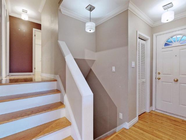 For Lease 16 Knowles Crescent, Aurora, Ontario