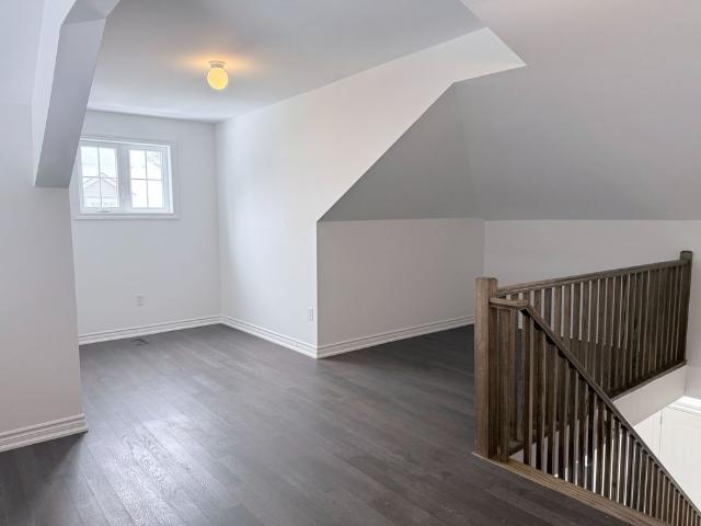 For Lease 16 Turnberry Court, Bracebridge, Ontario