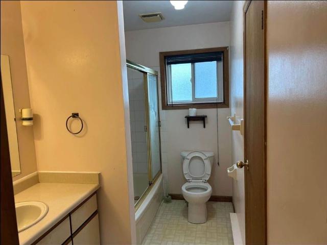 For Lease 174 Colborne Street Unit# Main, Kawartha Lakes, Ontario