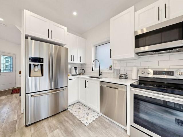For Lease 1847 Swan Street, Innisfil, Ontario