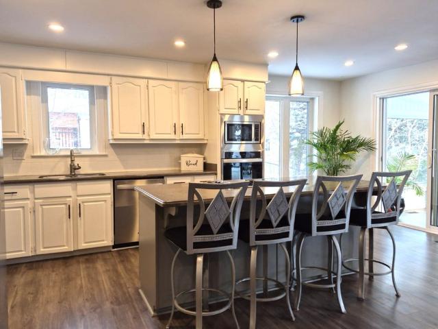 For Lease 184 Dundas Street, Hamilton, Ontario