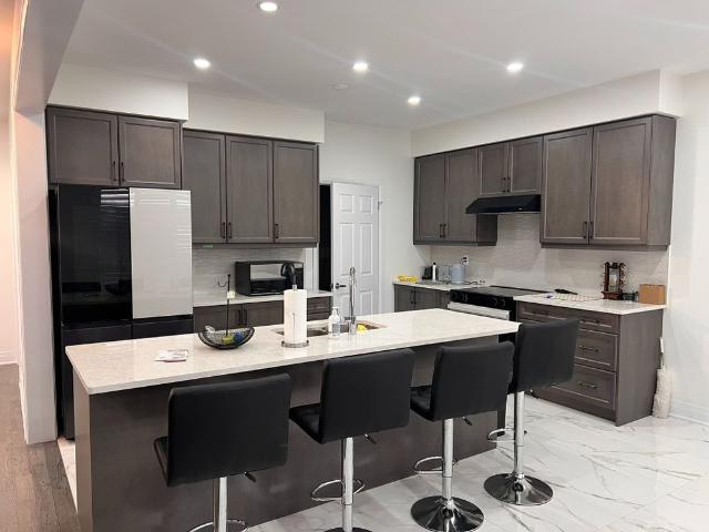 For Lease 188 AVIRON Crescent, Welland, Ontario