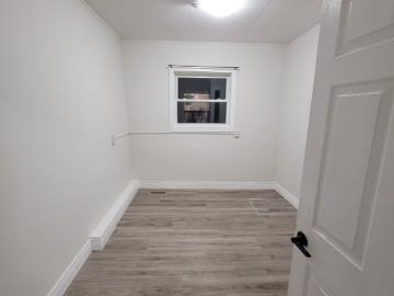 For Lease 189 King Street Unit# Front, Chatham Kent, Ontario