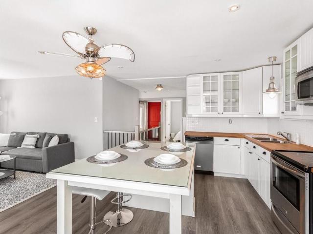 For Lease 18 1/2 LAKESHORE Drive, Hamilton, Ontario