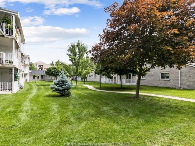 For Lease 1995 NORMANDY Unit# 301, LaSalle, Ontario