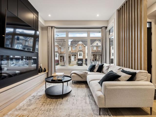 For Lease 19 TWENTY NINTH Street, Toronto, Ontario