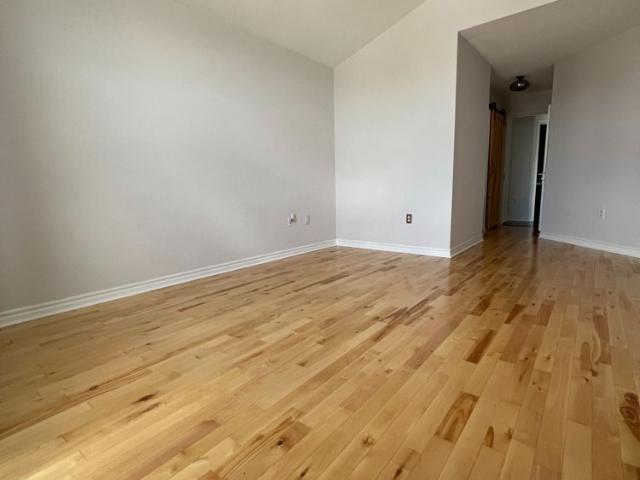 For Lease 1 Glenhill Drive, Barrie, Ontario
