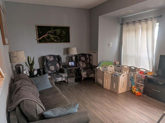 For Lease 1 Maison Parc Court Unit# 421, Vaughan, Ontario