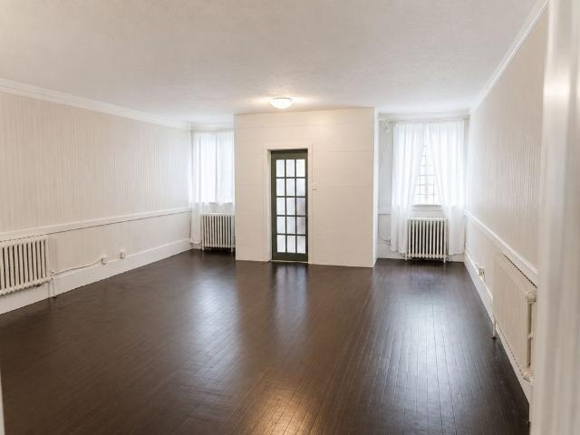 For Lease 20407 Leslie Street, East Gwillimbury, Ontario