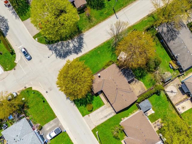 For Lease 204 Irvine Street, Centre Wellington, Ontario