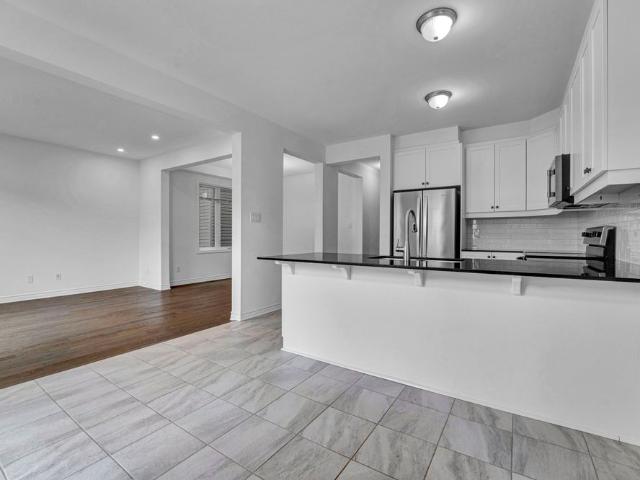 For Lease 207 QUARTER HORSE Street, Stittsville Munster Richmond, Ontario