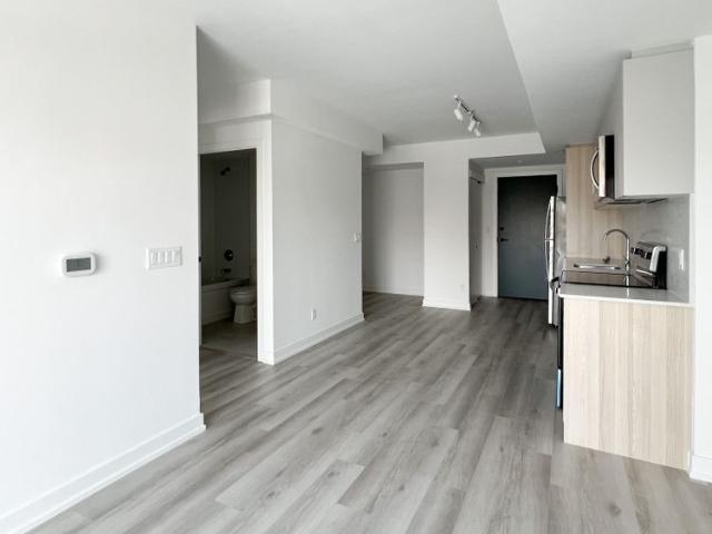 For Lease 2000 Bathurst Street Unit# 606, Toronto, Ontario