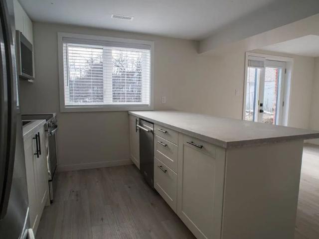 For Lease 200 John Street Unit# B, Bradford West Gwillimbury, Ontario