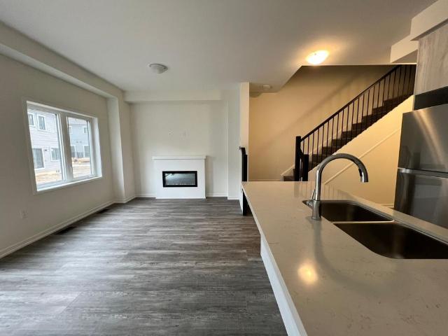 For Lease 20 Cleveland Common, Cambridge, Ontario