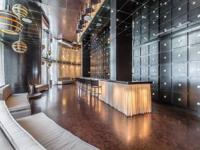 For Lease 20 Blue Jays Way Unit# 909, Toronto, Ontario