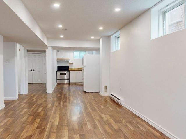 For Lease 21 Crompton Drive, Barrie, Ontario