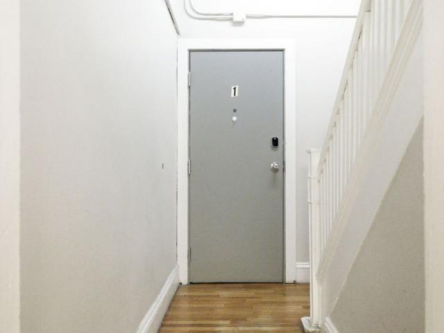 For Lease 21 York Street Unit# 1, Lower Town Sandy Hill, Ontario