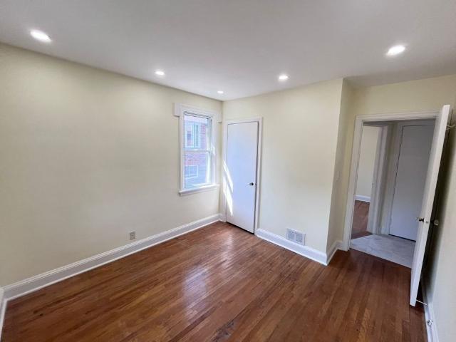 For Lease 224 College Avenue Unit# Main flloor, Oshawa, Ontario