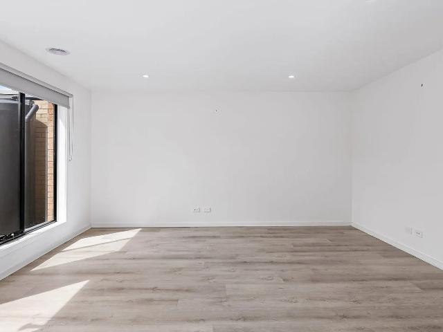 FOR LEASE