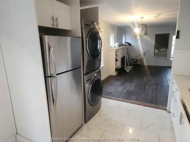 For Lease 2292 DOUGALL Avenue Unit# UPPER, Windsor, Ontario