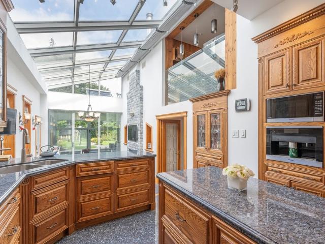 For Lease 2221 Greenhurst Avenue, Mississauga, Ontario