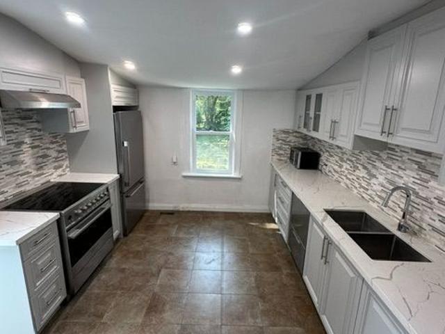 For Lease 22 wells Avenue Unit# 2, Brantford, Ontario